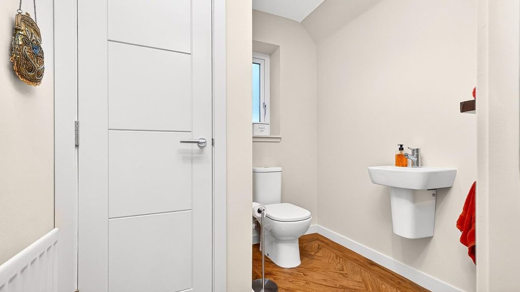 Property photo 2 of 22 WC Toilet