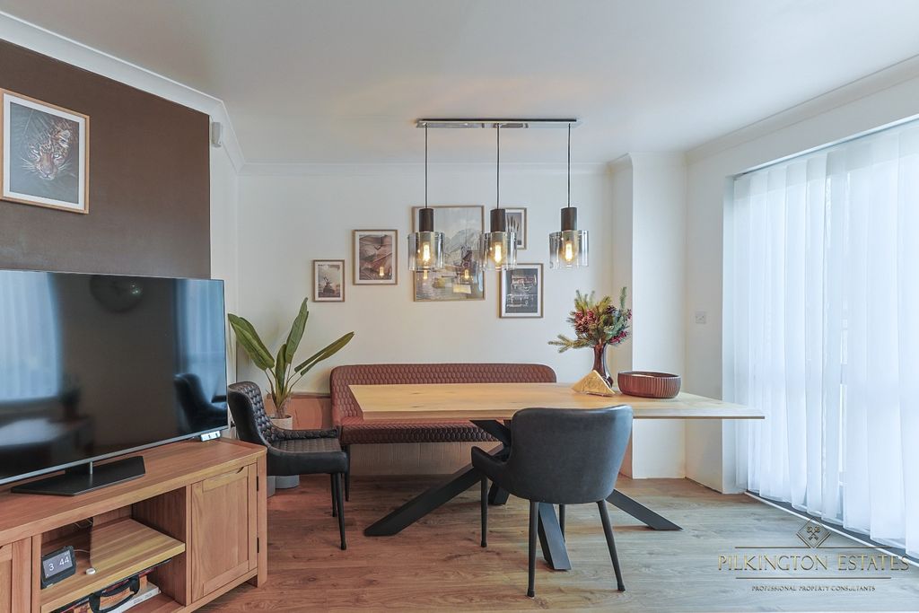 Property photo 3 of 18 4638564