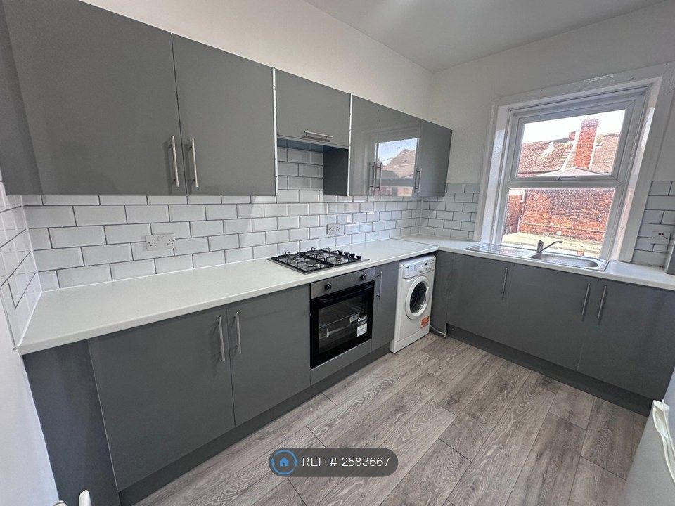 Property photo 1 of 6 Kitchen