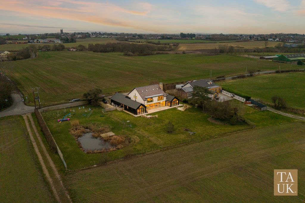 Property photo 1 of 50