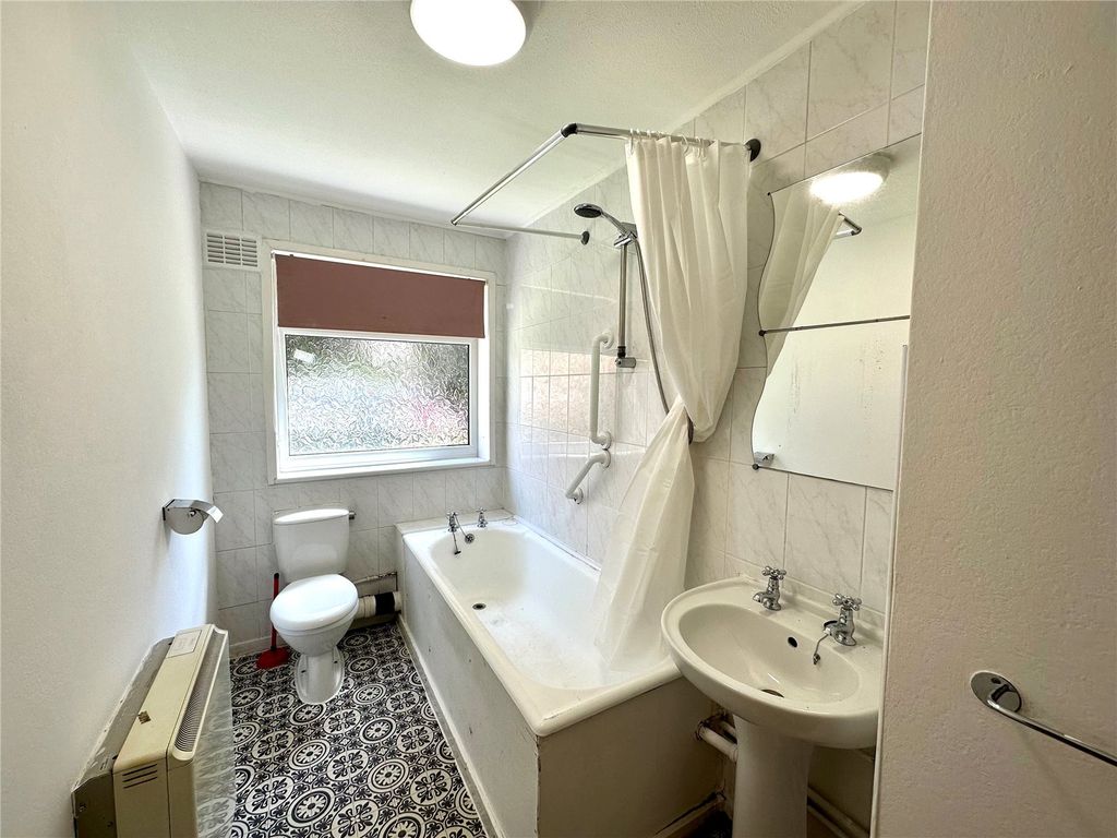 Property photo 3 of 8 Picture No. 06