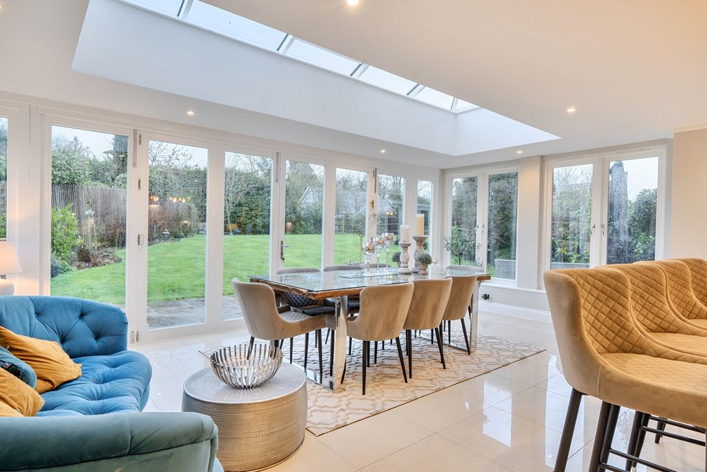 Property photo 3 of 20 1401462-12-697102...