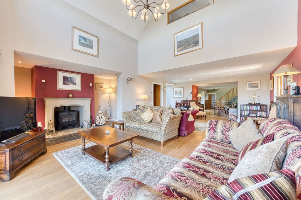 Property photo 3 of 76 Sitting Room