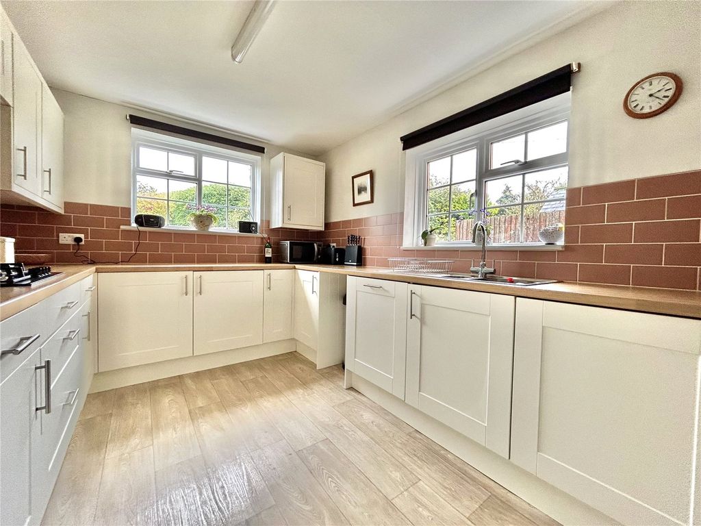 Property photo 3 of 21 Picture No. 13