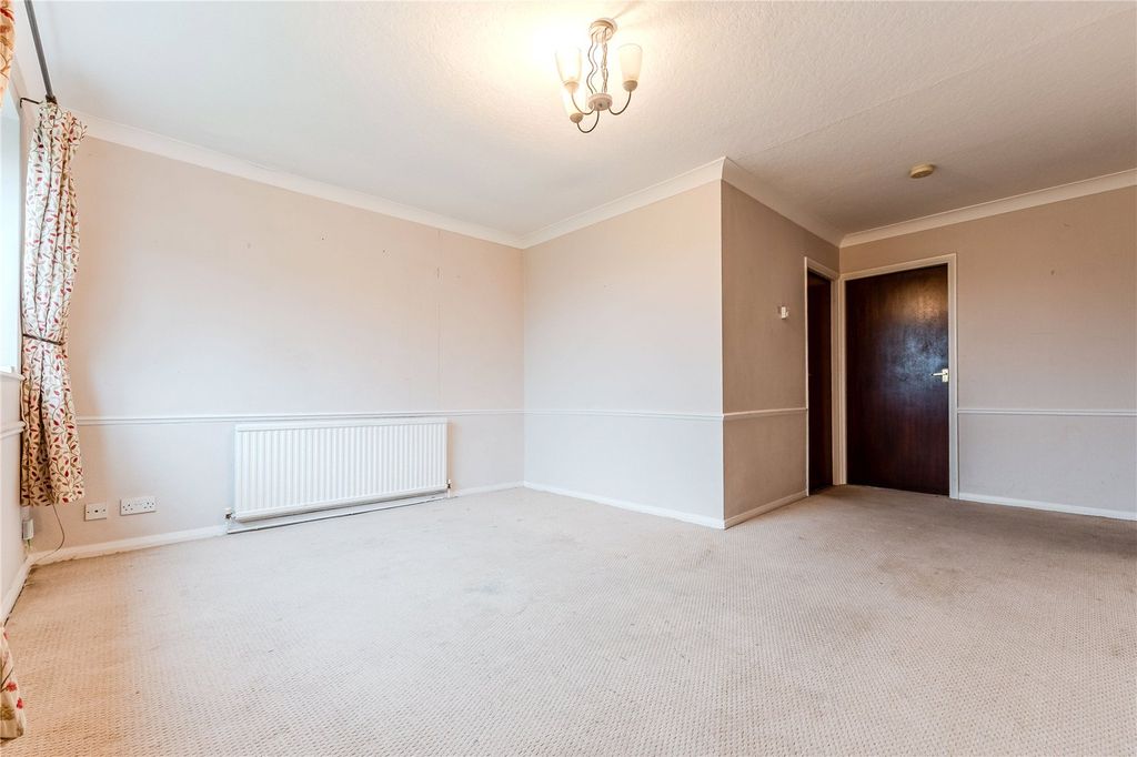 Property photo 2 of 10 Lounge