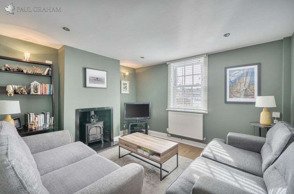 Property photo 2 of 17 75923A71-8c51-4F80-B4d0-44B1112F8Bd7