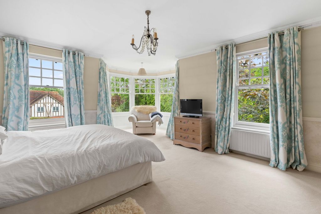 Additional image 38 of 6 bed detached house for saleGreenway, Hutton Mount, Brentwood CM13