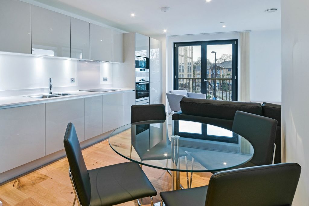 Property photo 2 of 8 Dining Area