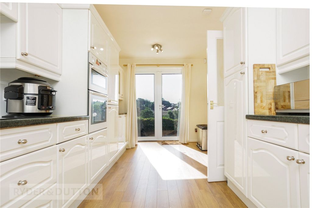 Property photo 1 of 26 Kitchen Diner