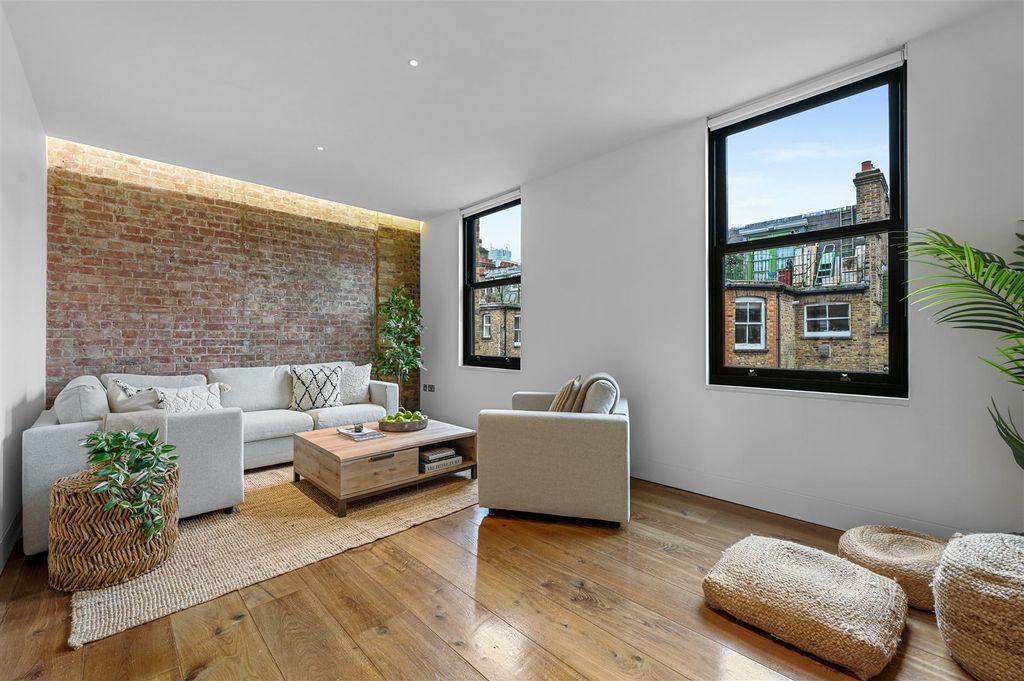 Property photo 3 of 13 Ol-Lat-83Titchfieldstreet-8.Jpg