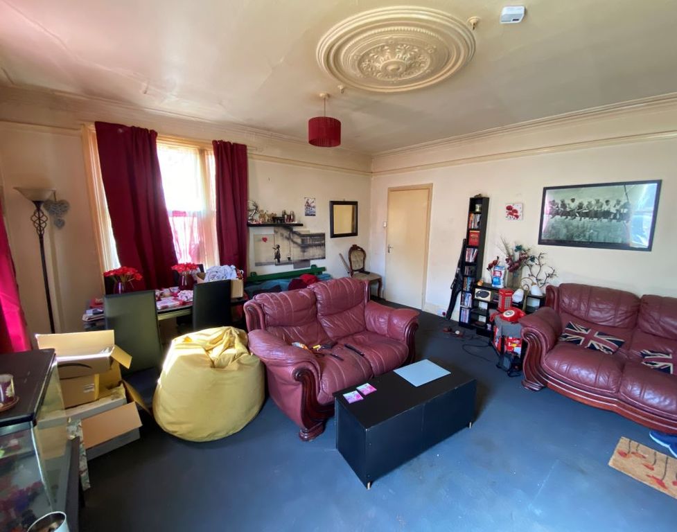Property photo 3 of 6