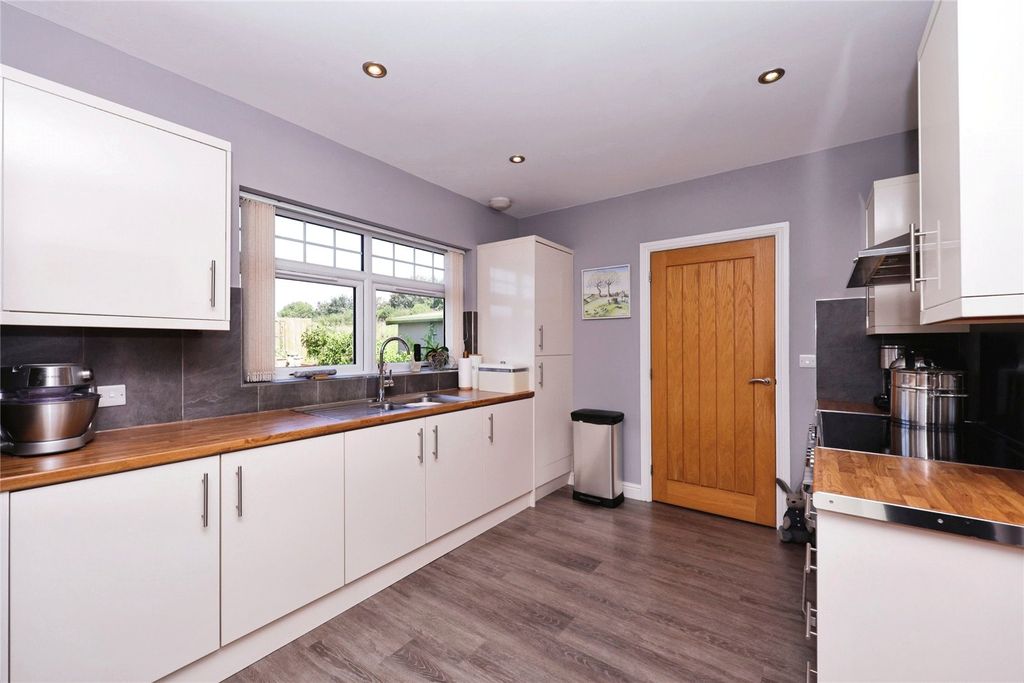 Property photo 2 of 10 Picture No. 21