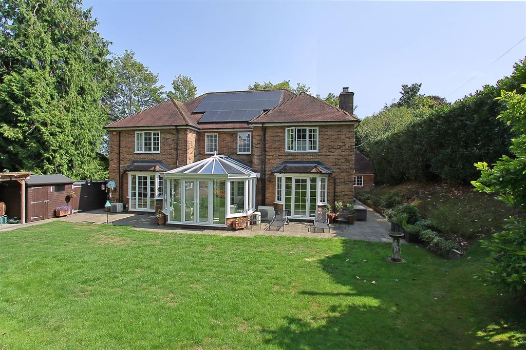 Property photo 2 of 12 Peagreen Lodge Ph9.Jpg