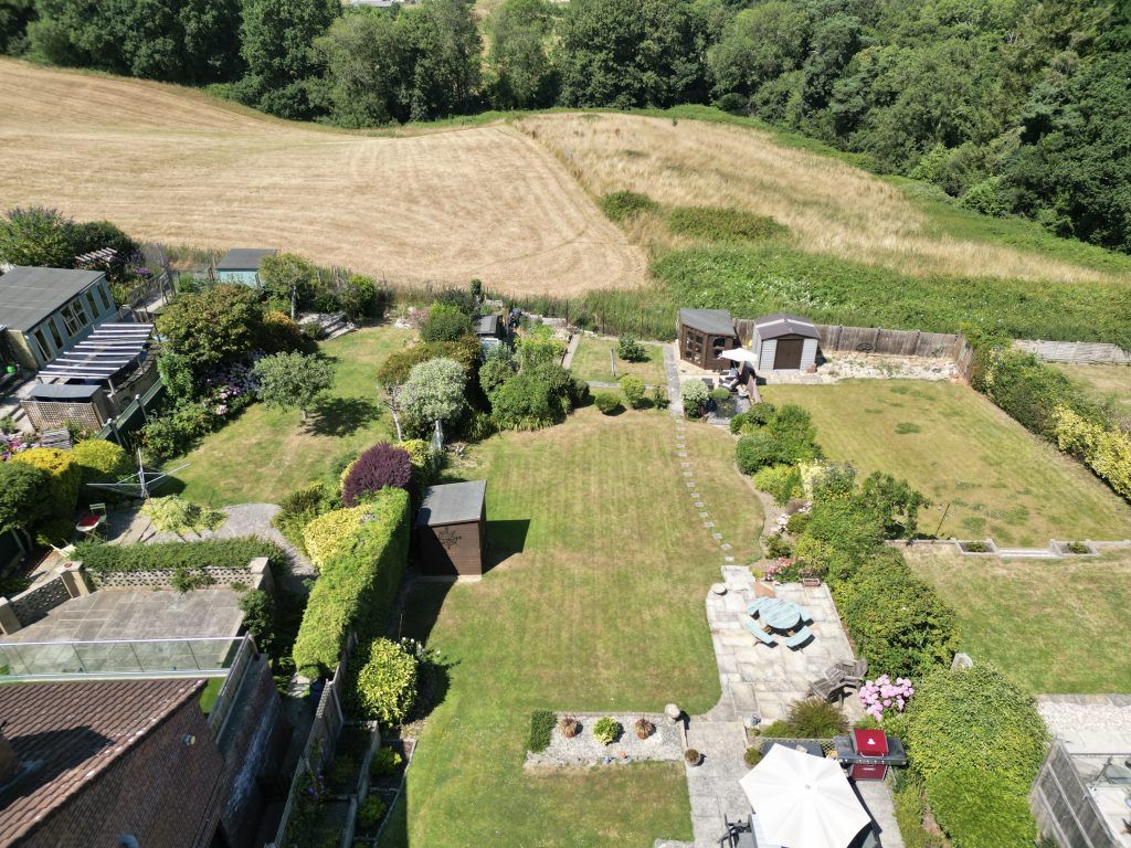 Property photo 2 of 27