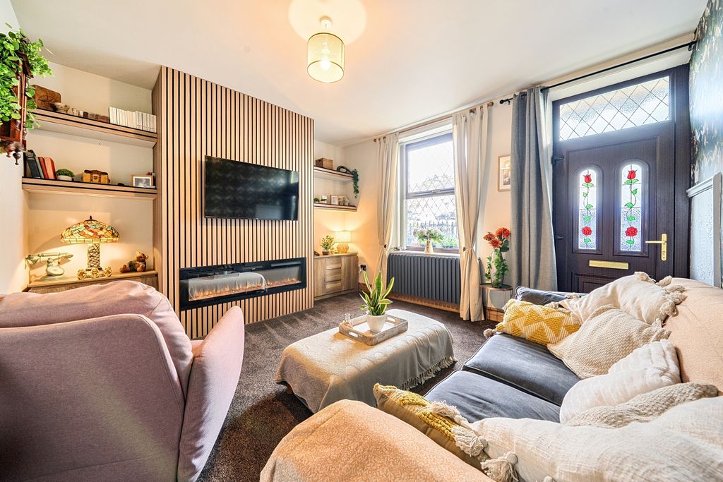 Property photo 2 of 10 1465021-16-6A0c52A7E9F42-Arw