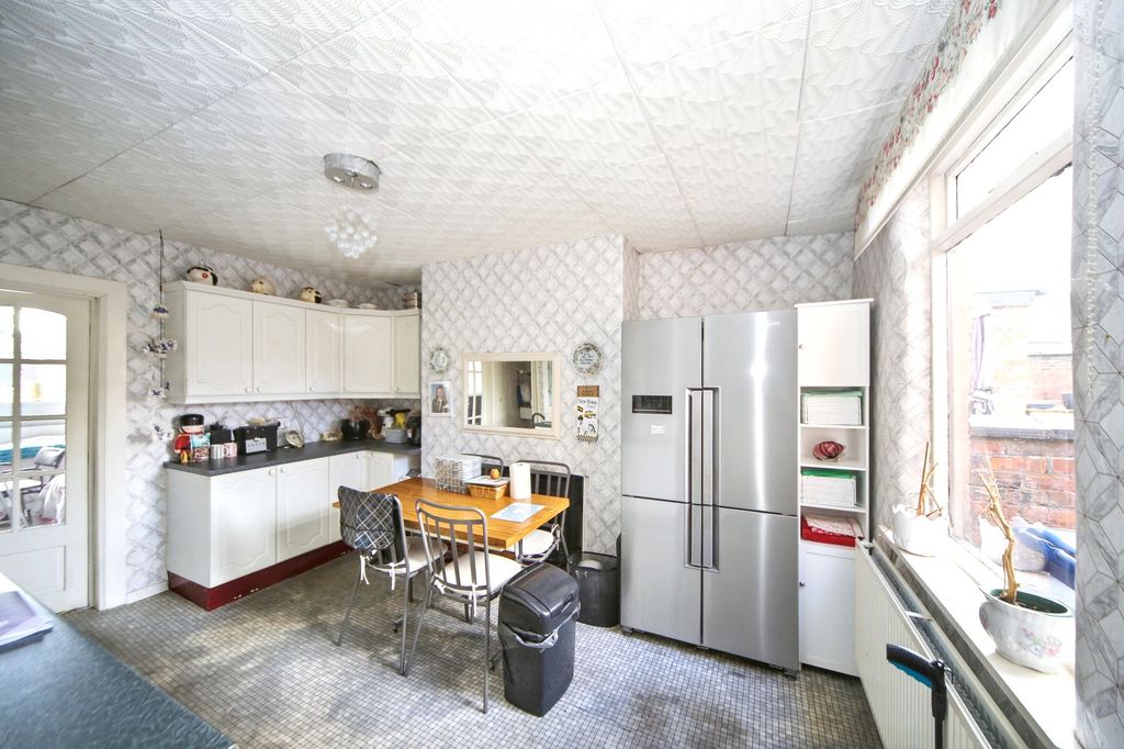 Property photo 3 of 24