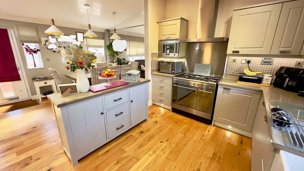 Property photo 2 of 32 Kitchen