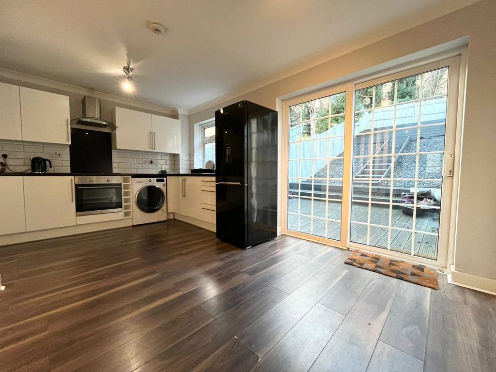 Property photo 3 of 12 Picture No. 13