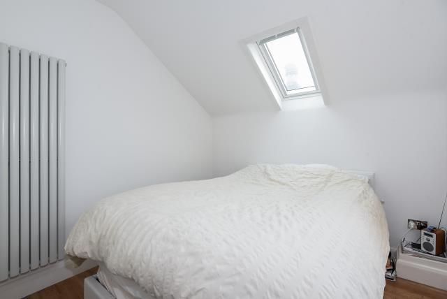 Property photo 2 of 10 Bedroom