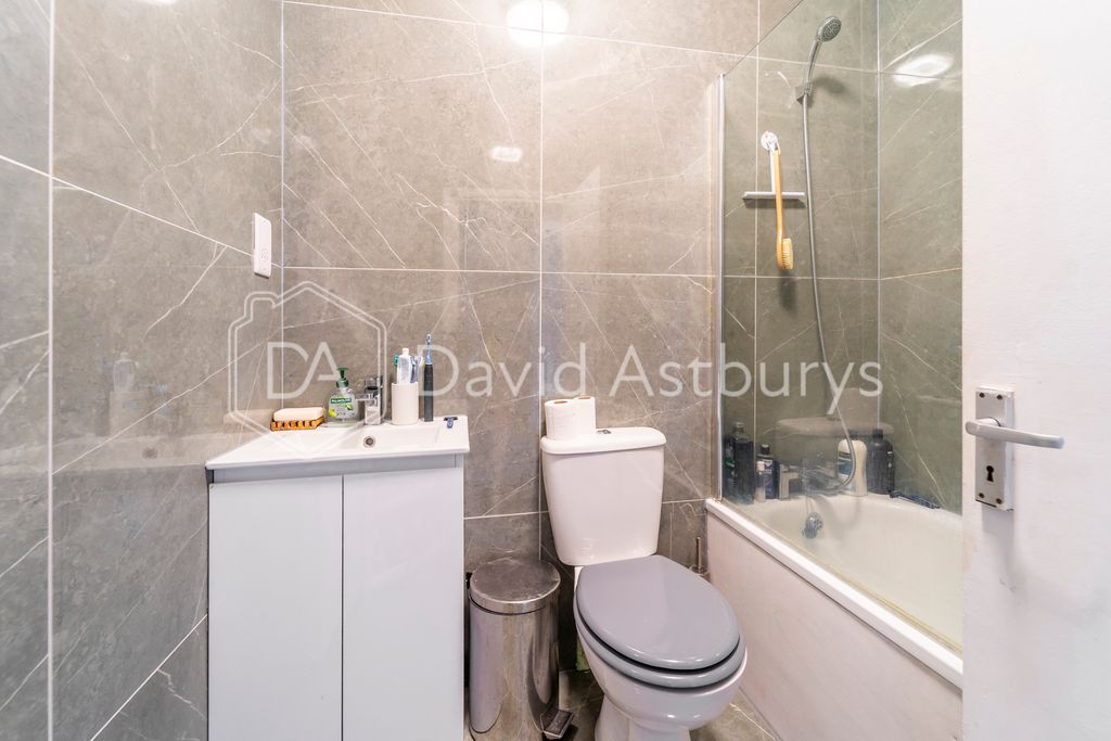 Property photo 3 of 10 Ndb05655
