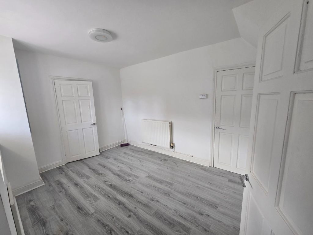 Property photo 2 of 11 20251022_102216.Jpg