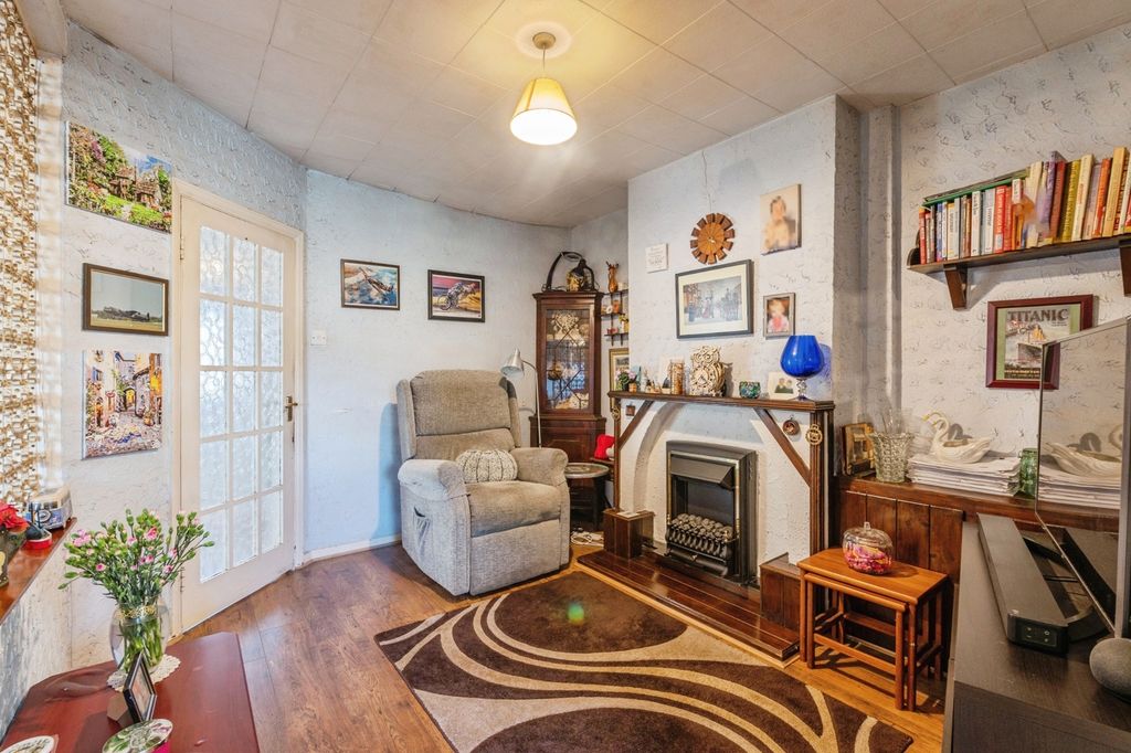 Property photo 3 of 16 Pbox-Img.Jpg