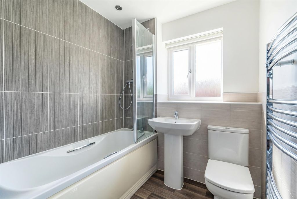 Property photo 3 of 23 Family Bathroom