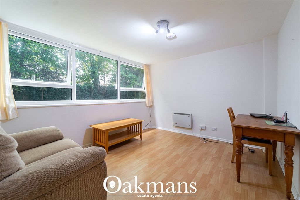 Property photo 2 of 18 Picture No. 14