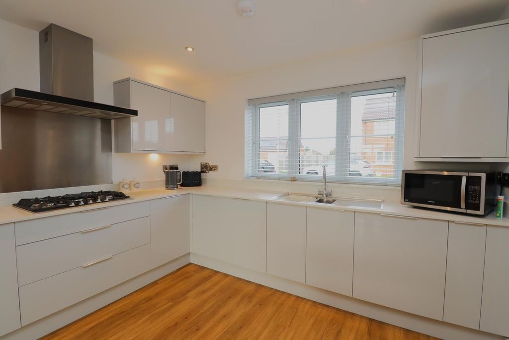 Property photo 2 of 39 Kitchen