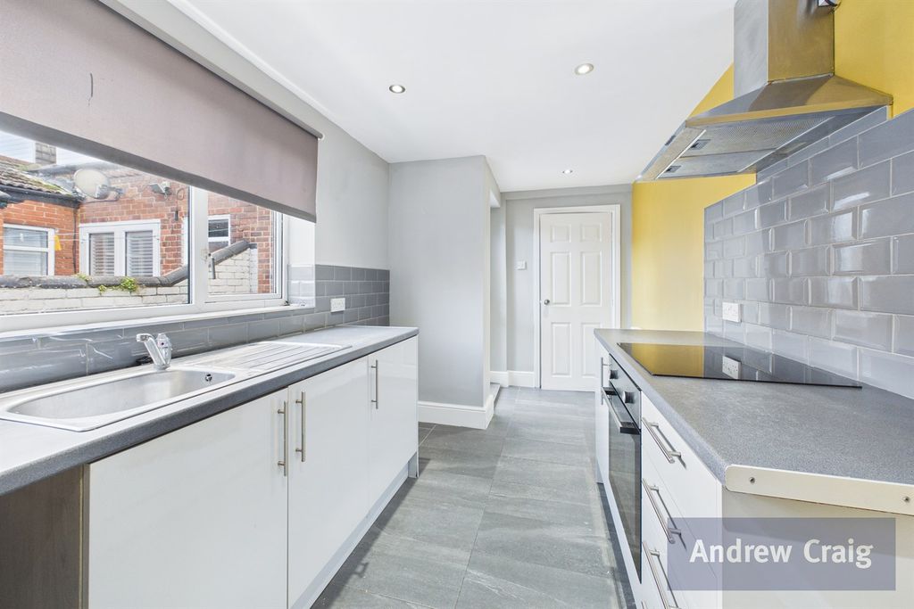 Property photo 3 of 13 Kitchen