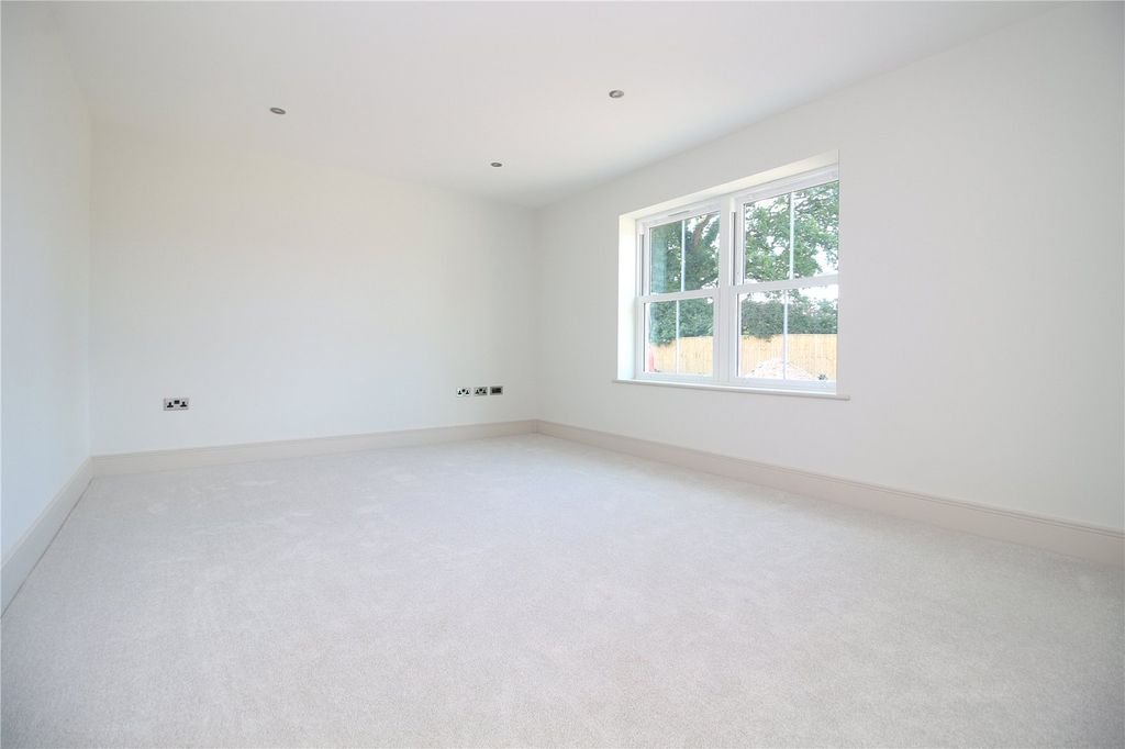 Property photo 3 of 13 Picture No. 16