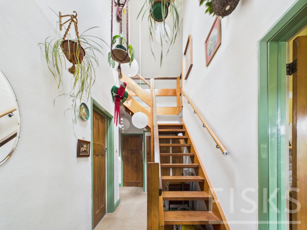 Property photo 2 of 23