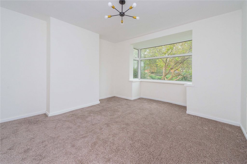 Property photo 3 of 34 Picture No. 27