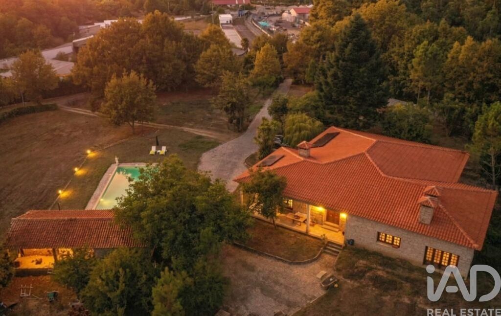 Property photo 2 of 40
