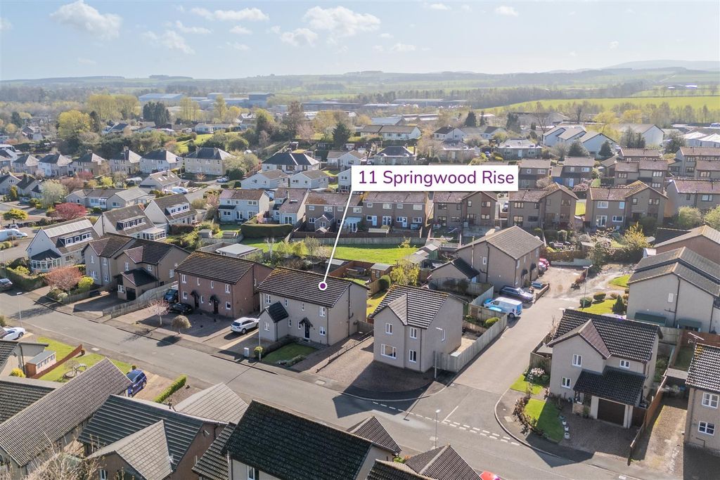 Property photo 2 of 21 11_Springwood_Rise-3.Jpg