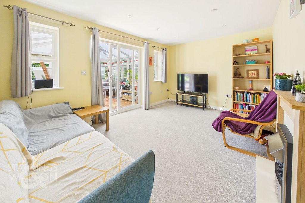 Property photo 2 of 19
