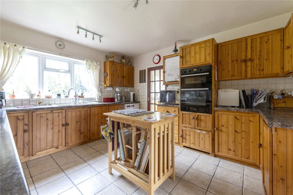 Property photo 3 of 23 Picture No. 14