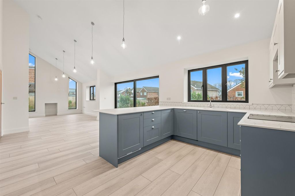 Property photo 3 of 28 P1682838.Jpg