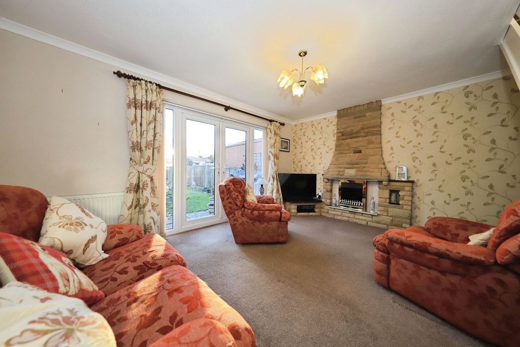 Property photo 2 of 8 Lounge/Diner