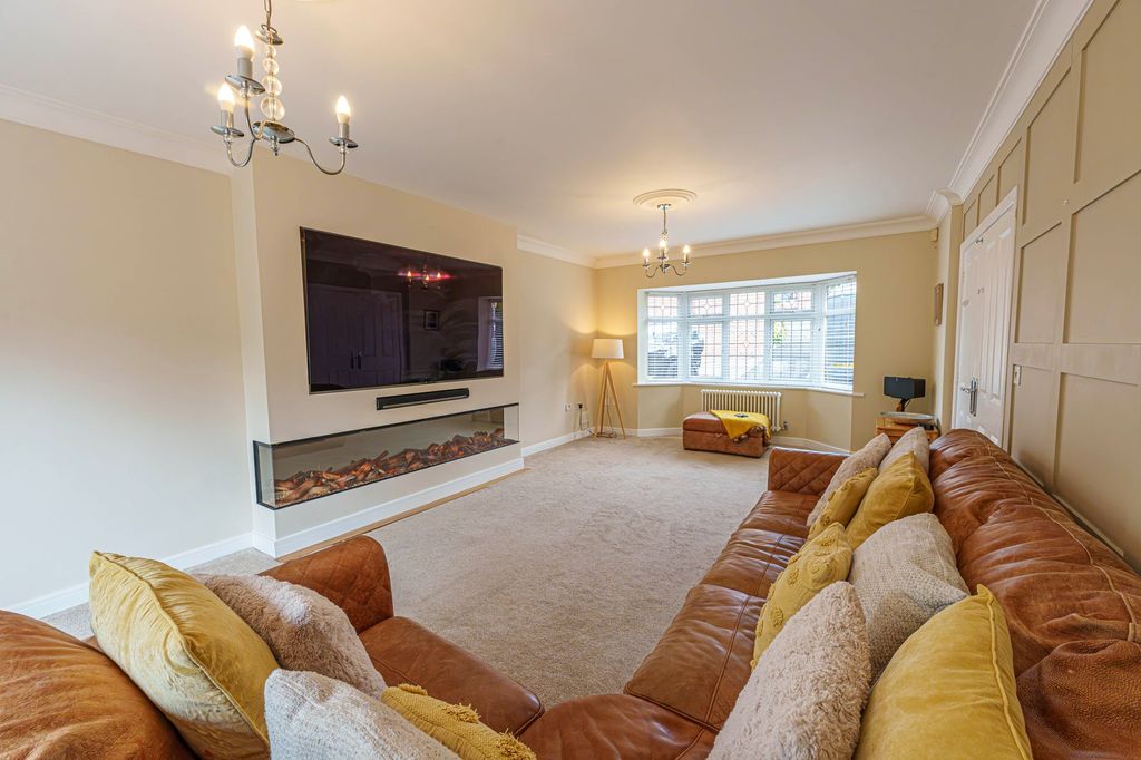 Property photo 3 of 72 3