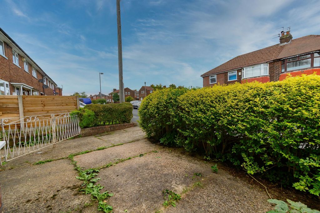 Property photo 2 of 26
