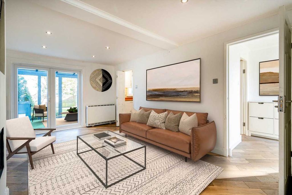 Property photo 3 of 18