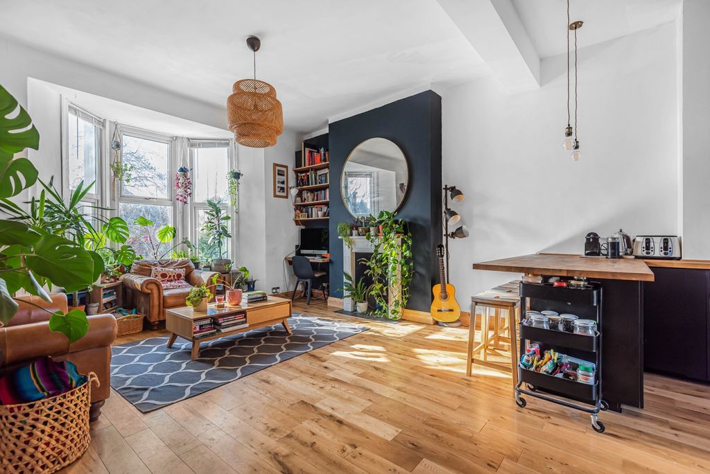 Property photo 1 of 8 Reception