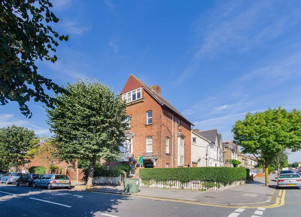 Property photo 1 of 7