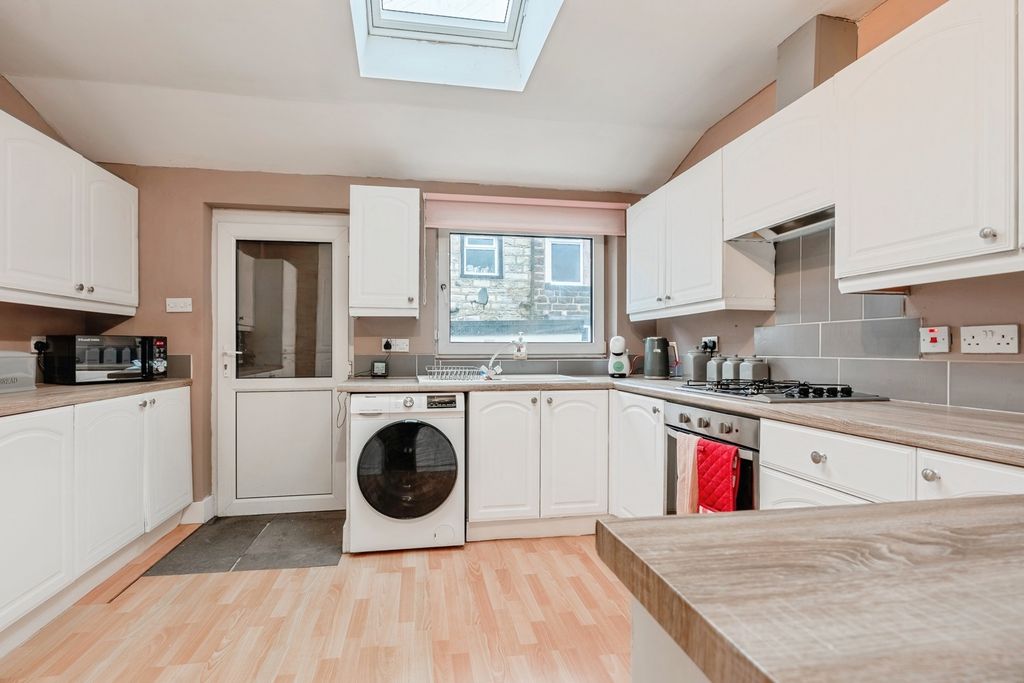 Property photo 3 of 17 Pbox-Img.Jpg