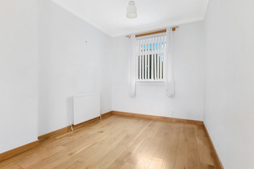 Property photo 3 of 17 Dining Area