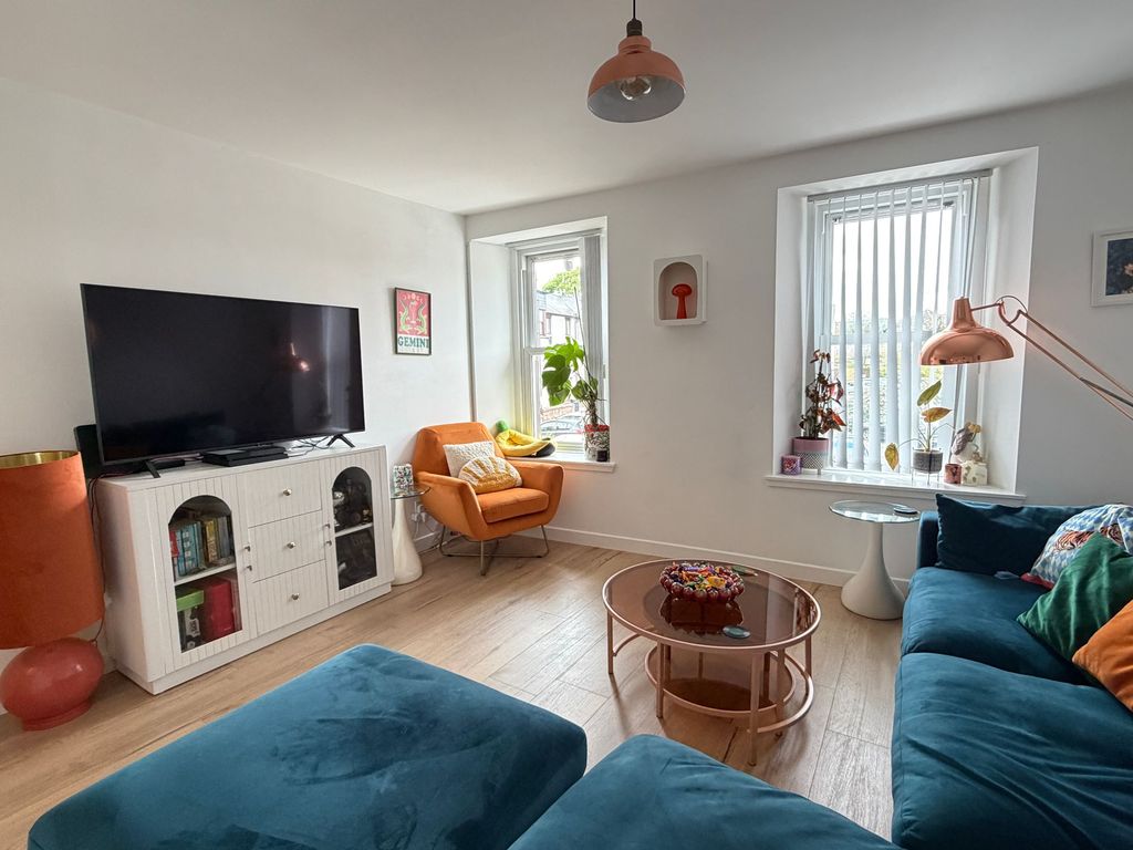 Property photo 3 of 18