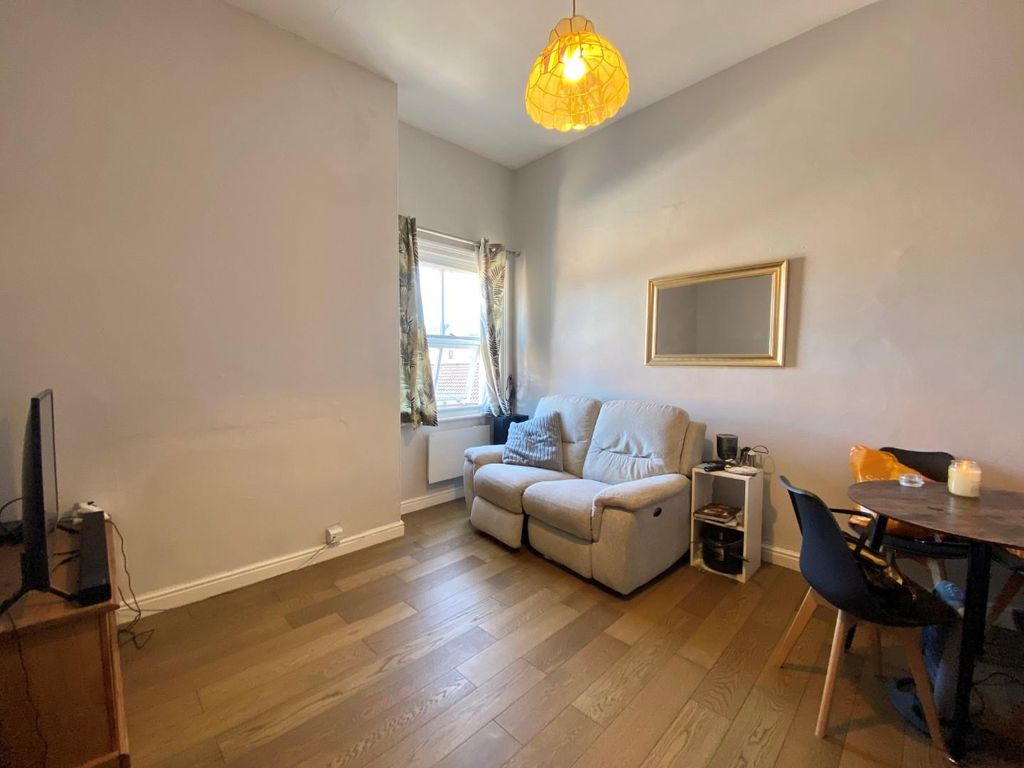 Property photo 3 of 10 4.Jpg