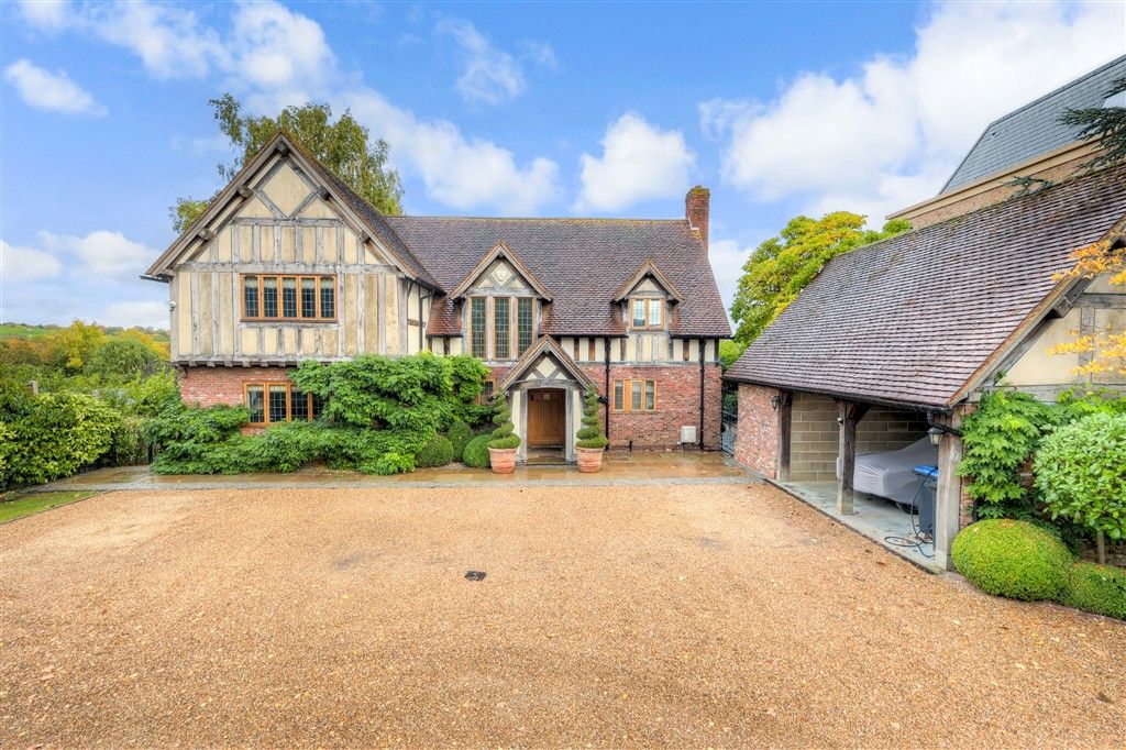 Property photo 1 of 19 External (Web)