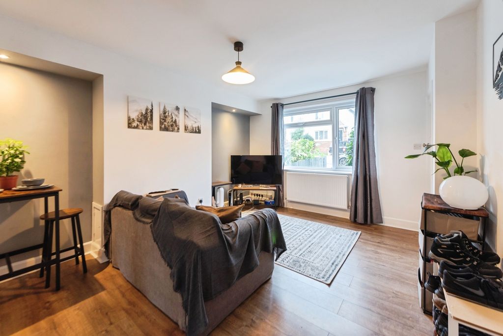 Property photo 2 of 14 Photo